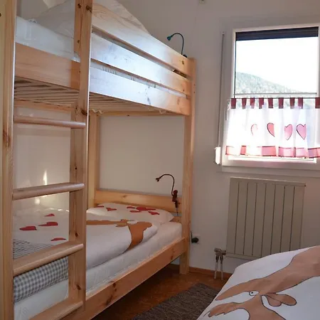 Haus Hahnenhof شقة لوتاش