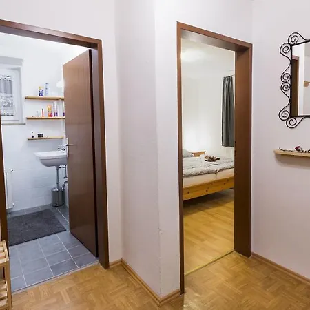 Haus Hahnenhof شقة لوتاش